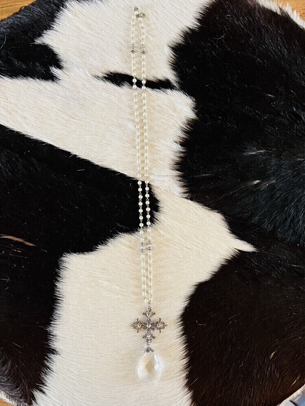 𝅺24 Inch Beautiful Cross Pearl Necklace - Picture 1 of 3